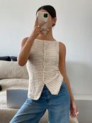 Blusa Elegante de Rayas con Botones y Abertura Frontal
