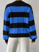 Sweater Oversize Bicolor con Cuello en V y Mangas Caídas
