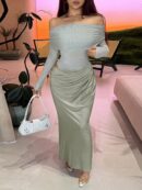 Vestido Tubo Largo con Hombros Descubiertos y Detalles de Tul