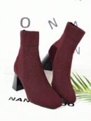 Botines Negros de Tacón Grueso y Punta Afilada