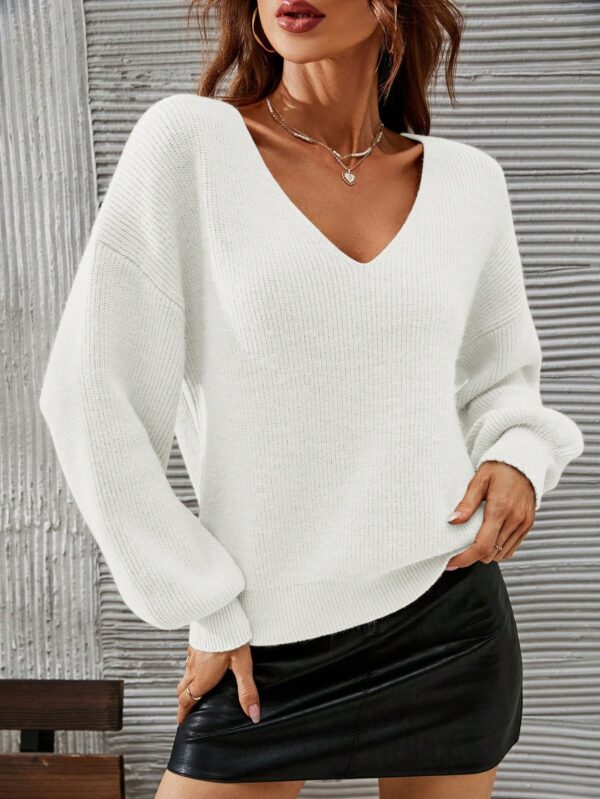 Sweater V-Neck con Hombros Caídos Estilo Francés - Image 29