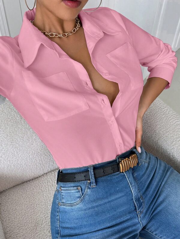 Blusa Casual Blanca de Manga Larga con Cuello y Bolsillo - Image 15