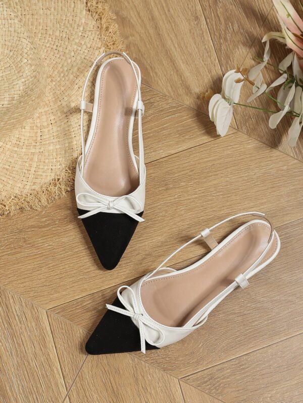 Zapatos Planos de Cuero Suave con Punta Puntiaguda y Diseño Bicolor - Image 9