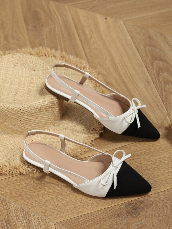 Zapatos Planos de Cuero Suave con Punta Puntiaguda y Diseño Bicolor - Image 7