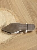 Zapatos Planos de Cuero Suave con Punta Puntiaguda y Diseño Bicolor