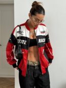 Campera Bomber Letras Contraste con Hombros Caídos