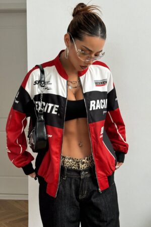 Campera Bomber Letras Contraste con Hombros Caídos