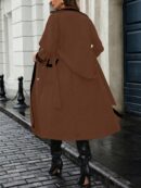 Abrigo Elegante Bicolor con Doble Botonadura y Cinturón