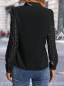 Blusa Casual con Encaje en Contraste y Escote Muesca