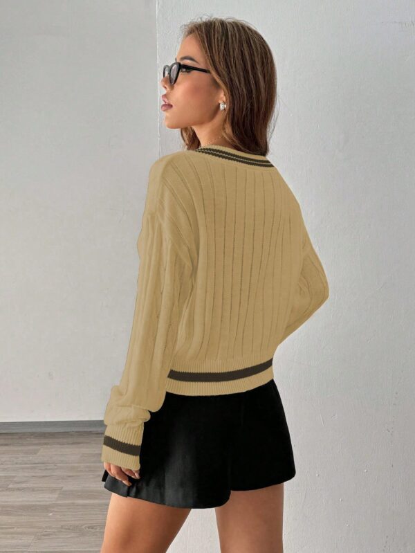 Sweater a Rayas con Cuello en V y Manga Larga - Image 14