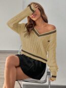 Sweater a Rayas con Cuello en V y Manga Larga