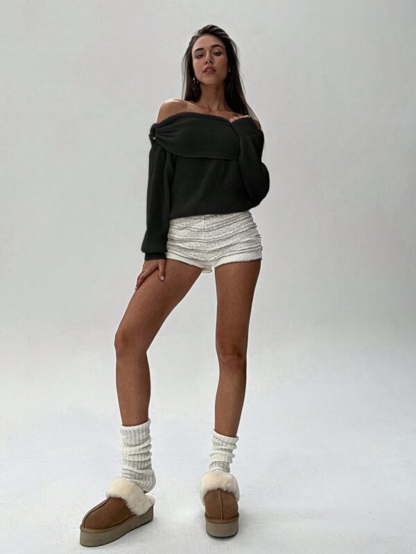 Sweater Elegante de Hombros Descubiertos con Detalle de Anillo - Image 3