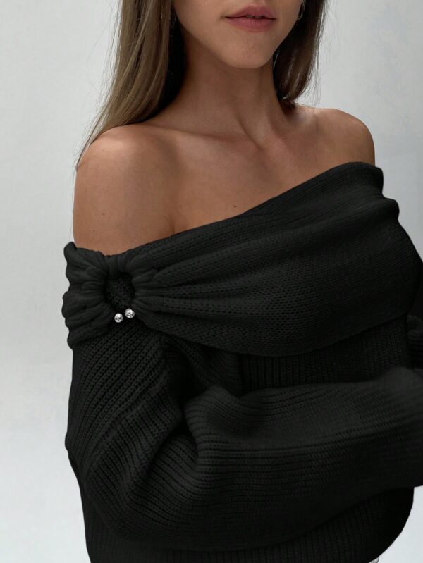 Sweater Elegante de Hombros Descubiertos con Detalle de Anillo - Image 5