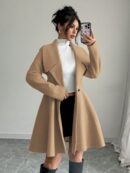 Abrigo Elegante de Cuello Alto y Manga Larga en Tweed