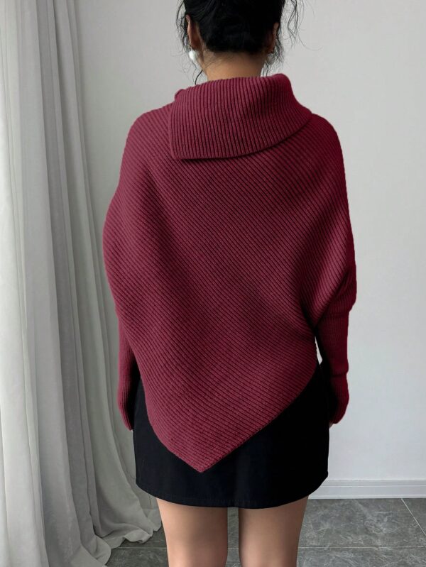 Sweater Asimétrico de Cuello Alto con Manga Murciélago - Image 34