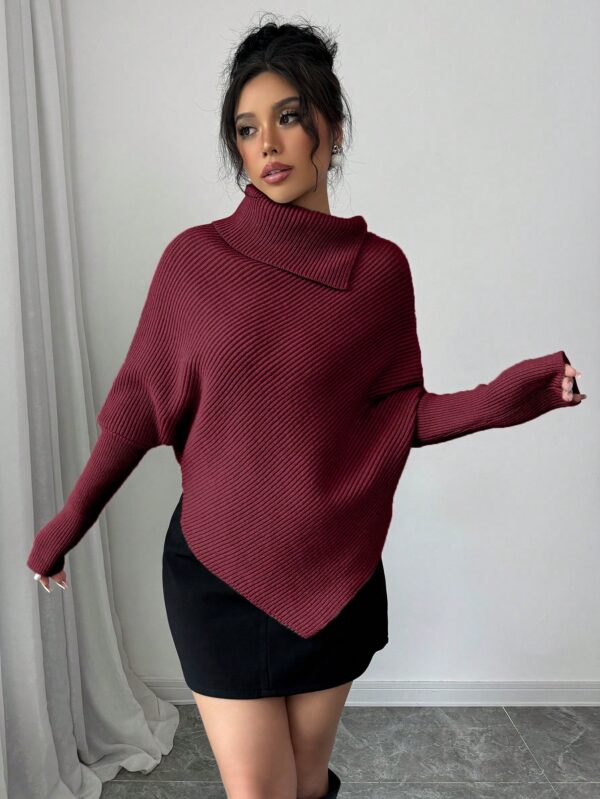 Sweater Asimétrico de Cuello Alto con Manga Murciélago - Image 35