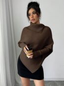 Sweater Asimétrico de Cuello Alto con Manga Murciélago
