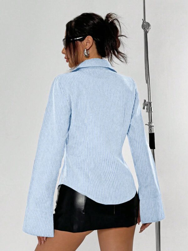 Blusa de Negocios Casual a Rayas con Botones y Manga Larga - Image 56