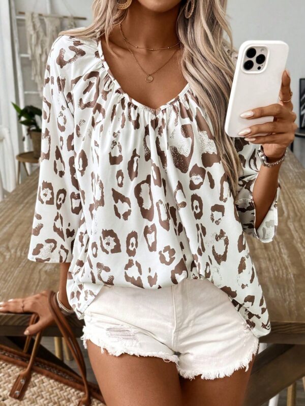 Blusa Bohemia con Cuello V y 3/4 de Manga - Image 9