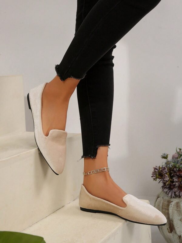Mocasines Elegantes de Gamuza Negra con Punta Afilada - Image 62