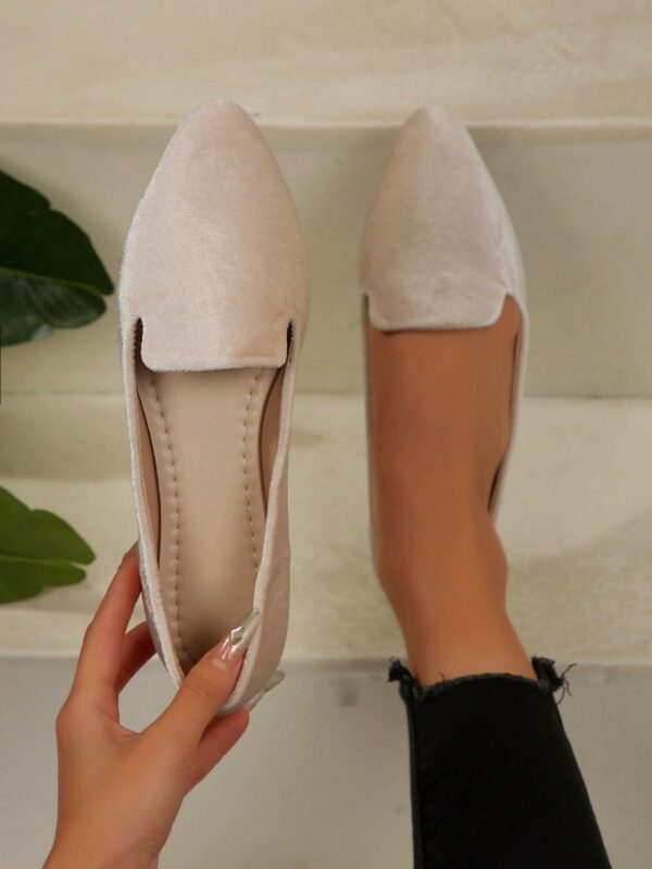 Mocasines Elegantes de Gamuza Negra con Punta Afilada - Image 61