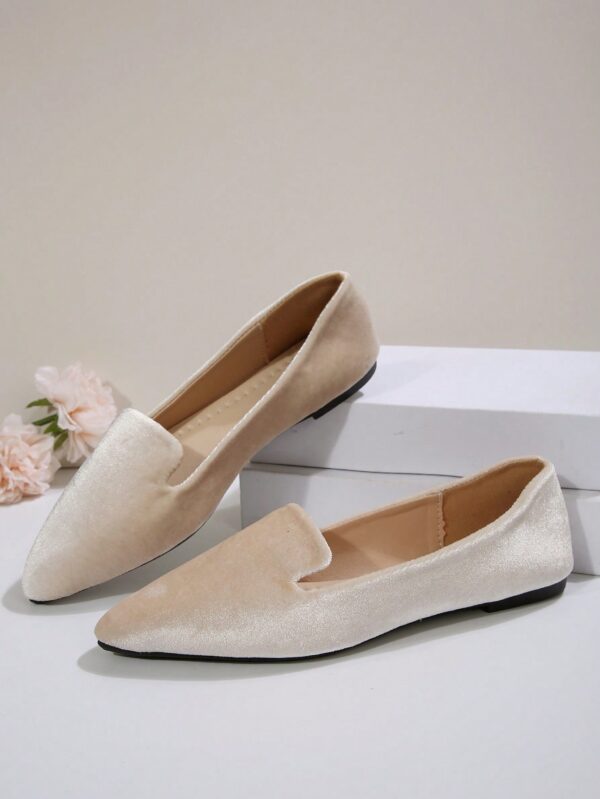 Mocasines Elegantes de Gamuza Negra con Punta Afilada - Image 67