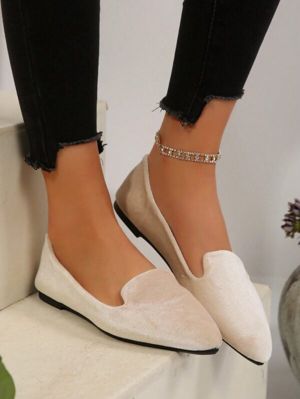 Mocasines Elegantes de Gamuza Negra con Punta Afilada - Image 63