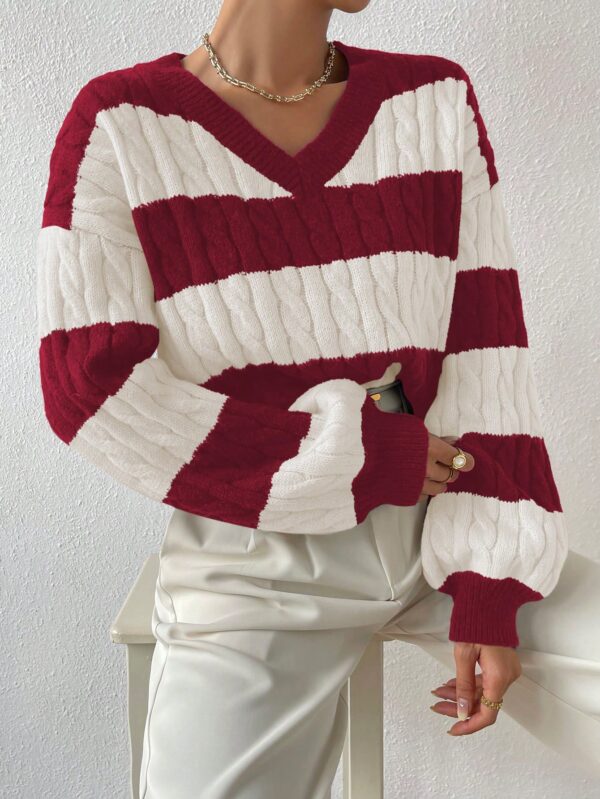 Sweater Oversize Bicolor con Cuello en V y Mangas Caídas - Image 84