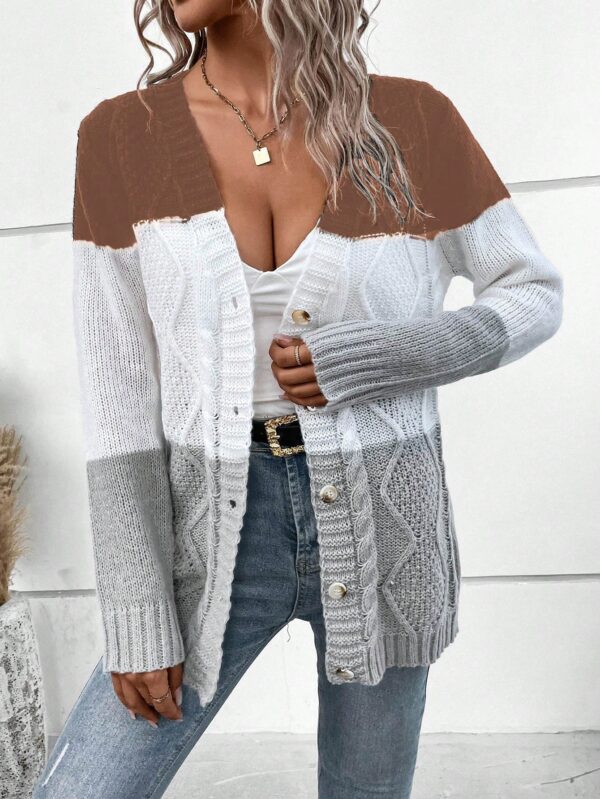 Cardigan Tejido Tricolor con Botones y Cuello en V - Image 58
