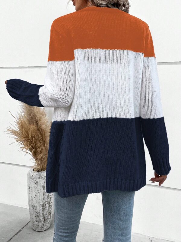 Cardigan Tejido Tricolor con Botones y Cuello en V - Image 25