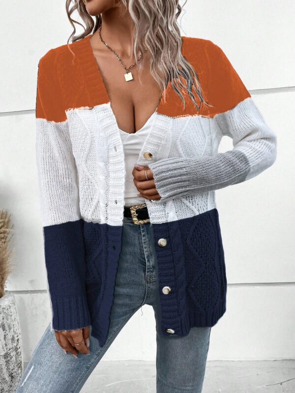 Cardigan Tejido Tricolor con Botones y Cuello en V - Image 28