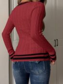 Sweater de Punto con Detalles a Rayas y Cuello en V