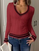 Sweater de Punto con Detalles a Rayas y Cuello en V