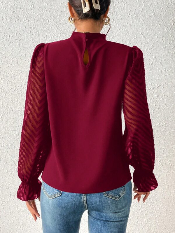 Blusa Elegante de Manga Larga con Cuello Volado y Detalles Plegados - Image 8