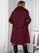 Abrigo Elegante Largo con Doble Botonadura y Cuello de Pelo Sintético