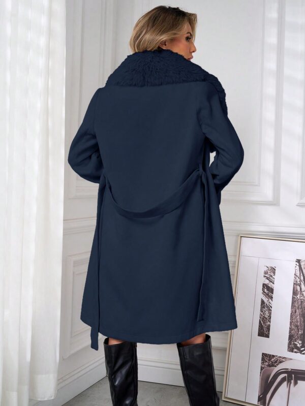 Abrigo Elegante Largo con Doble Botonadura y Cuello de Pelo Sintético - Image 16