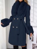 Abrigo Elegante Largo con Doble Botonadura y Cuello de Pelo Sintético