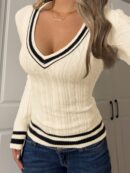 Sweater de Punto con Detalles a Rayas y Cuello en V