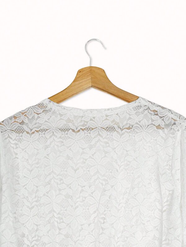 Chaqueta Corta de Encaje Camelia Elegante - Image 6