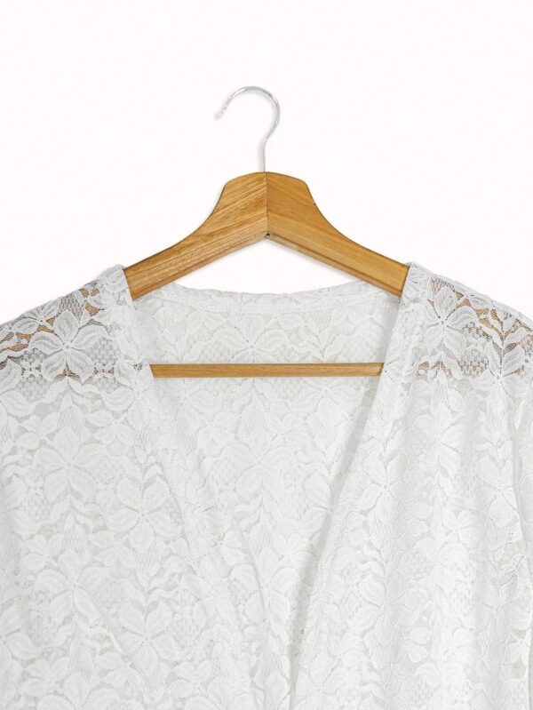 Chaqueta Corta de Encaje Camelia Elegante - Image 4