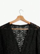 Chaqueta Corta de Encaje Camelia Elegante
