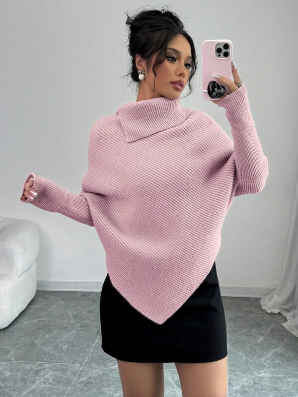 Sweater Asimétrico de Cuello Alto con Manga Murciélago - Image 57