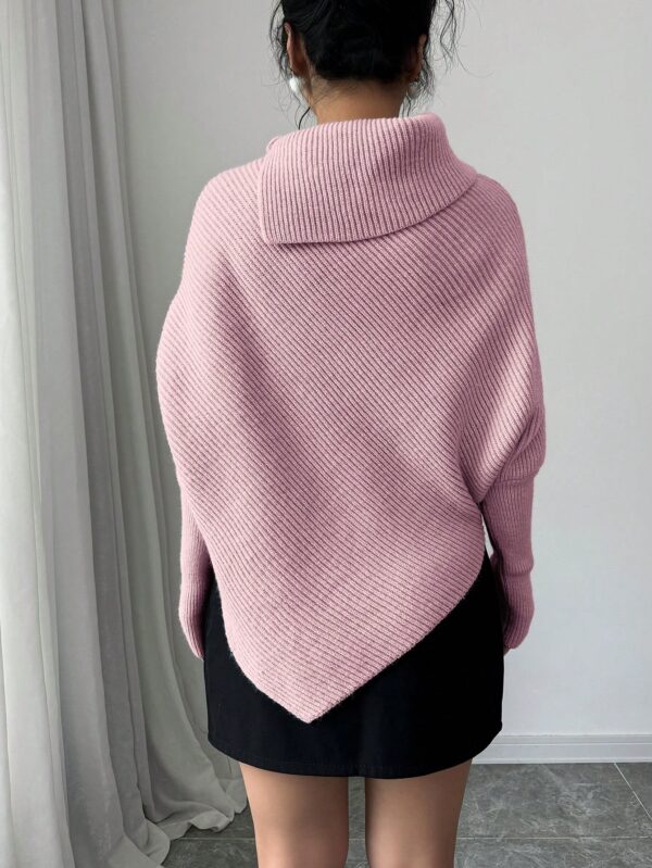 Sweater Asimétrico de Cuello Alto con Manga Murciélago - Image 58