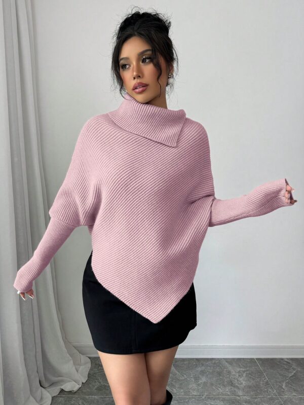 Sweater Asimétrico de Cuello Alto con Manga Murciélago - Image 59