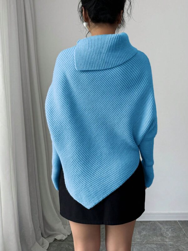 Sweater Asimétrico de Cuello Alto con Manga Murciélago - Image 52