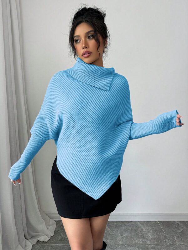 Sweater Asimétrico de Cuello Alto con Manga Murciélago - Image 53