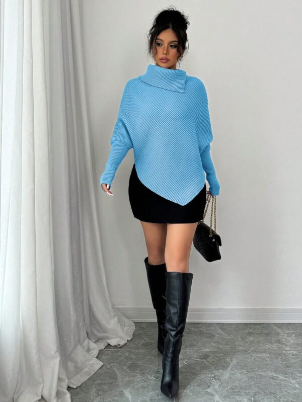 Sweater Asimétrico de Cuello Alto con Manga Murciélago - Image 55