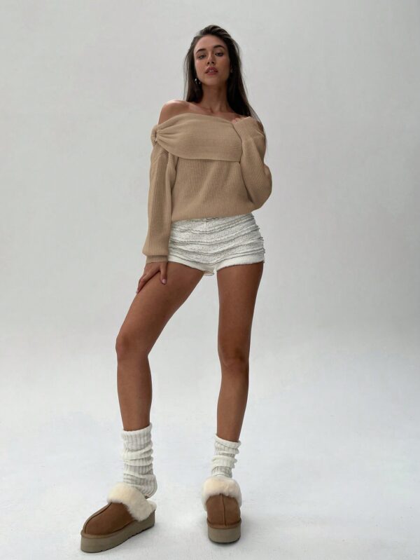 Sweater Elegante de Hombros Descubiertos con Detalle de Anillo - Image 23