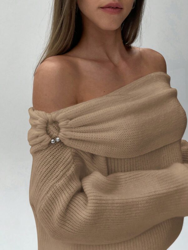 Sweater Elegante de Hombros Descubiertos con Detalle de Anillo - Image 25
