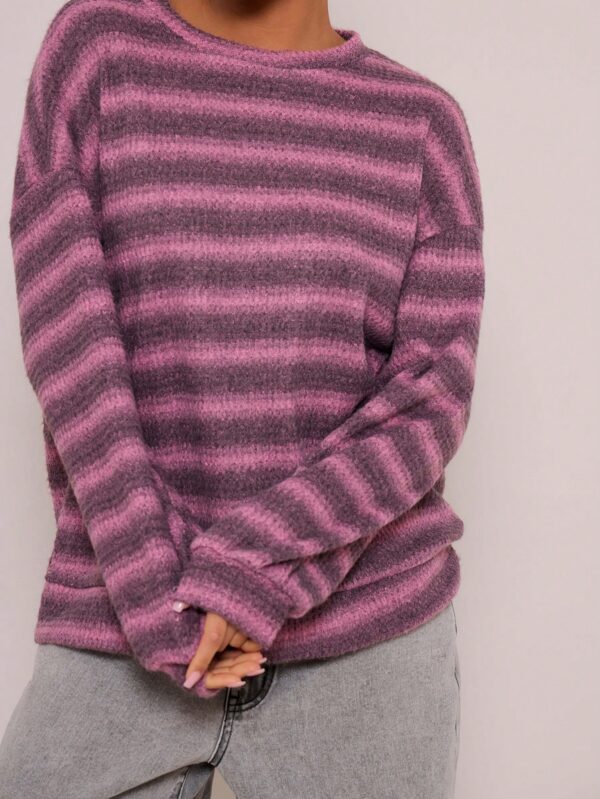 Sweater a Rayas Oversize Cuello Redondo al Estilo Y2k 90's - Image 5